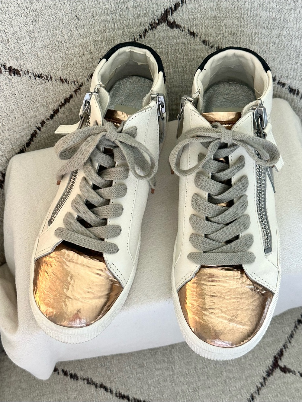Dolce Vita Zonya Gold Metallic High Top Leather Sneakers Size 6.5